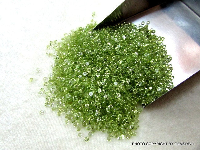 25 AAA Peridot Cabochons: 2mm Round Loose Gemstones