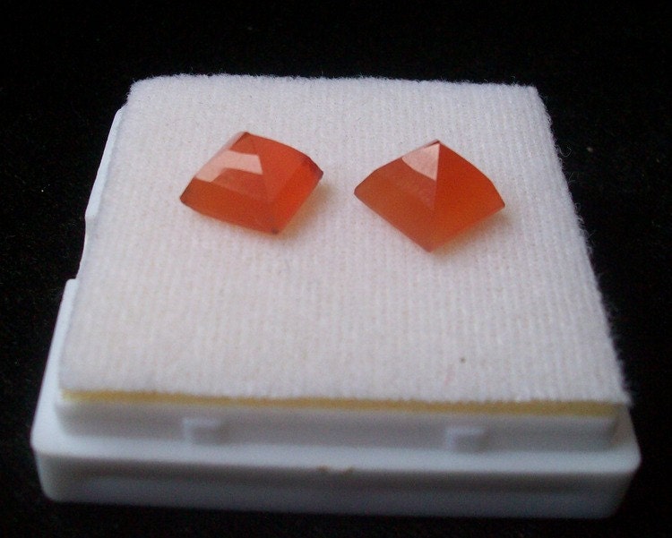 10mm AAA Carnelian Gemstone: Square Pyramid Faceted Cabochon