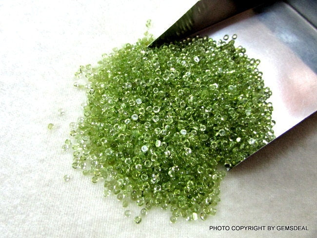 25 AAA Peridot Cabochons: 2mm Round Loose Gemstones