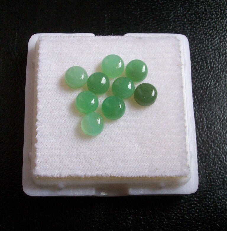 AAA Chrysoprase Cabochons: Natural Green Gemstone, 6mm Round - 5 pcs